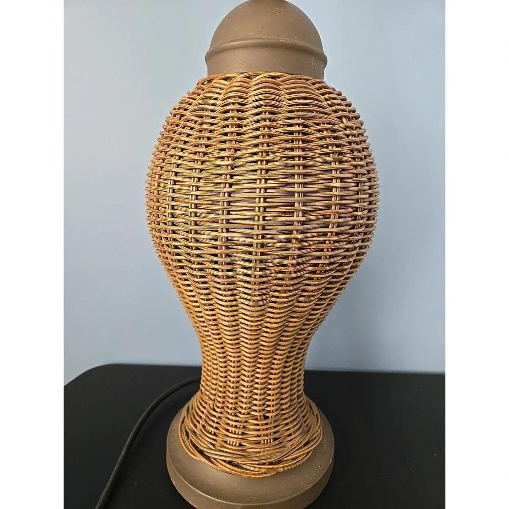VTG Wicker Rattan Ginger Jar‎ Table Lamp With Metal Base No Shade